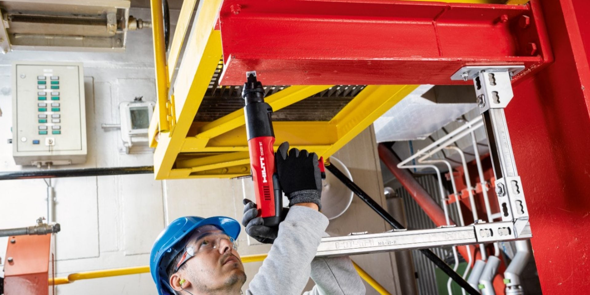 Fixing electrical elements to steel with Hilti direct fastening tools