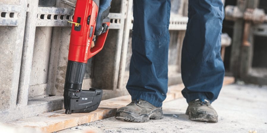 DX 5 MX Powder actuated tool DX 5 MX, Building & Construction, kickerboard, wood to concrete