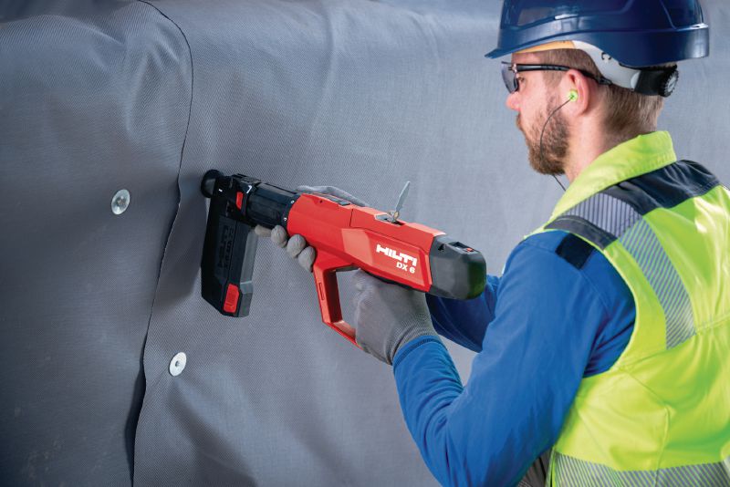 DX 6 MX powder-actuated nailer with magazine Fully automatic powder-actuated nailer with magazine for fastening collated nails Applications 1