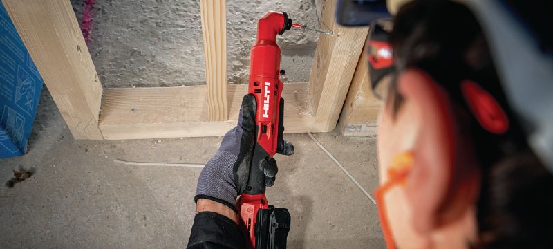 SID 4R-22 Right-angle impact driver Compact, cordless right-angled impact driver for reaching tough-to-access applications Applications 1